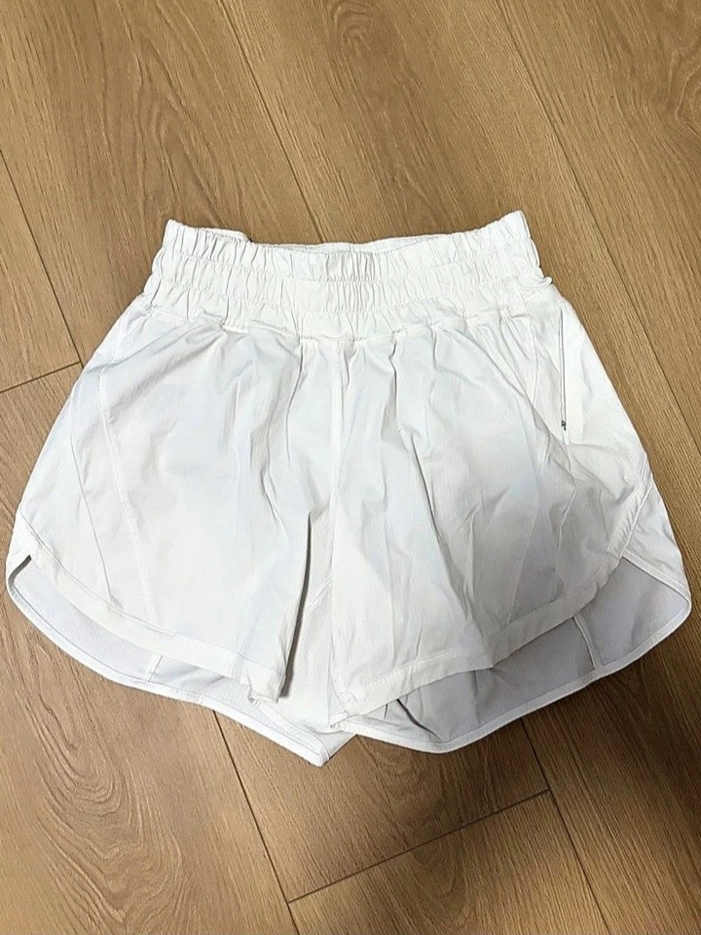 Lululemon Tracker Short V 4" White Athletic Shorts